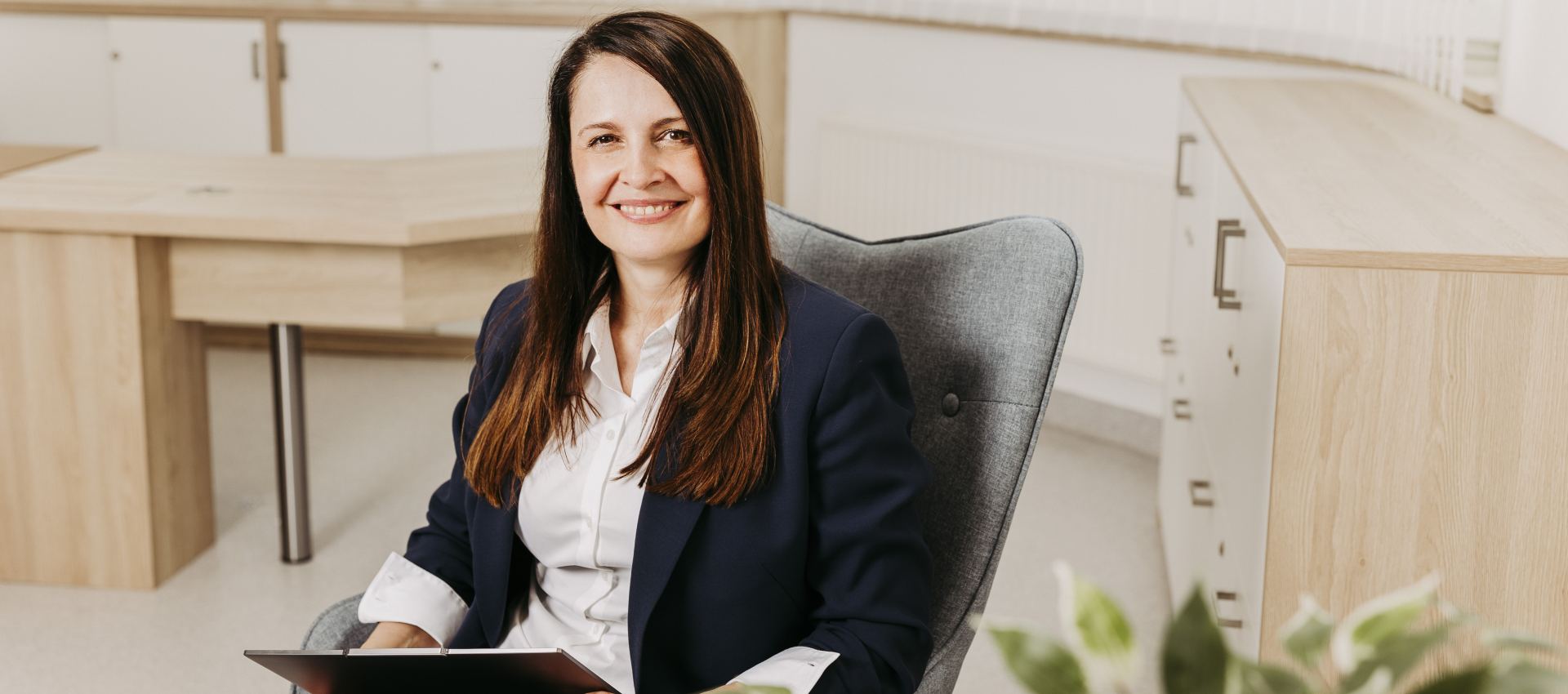 Dr. Meri Knoll
