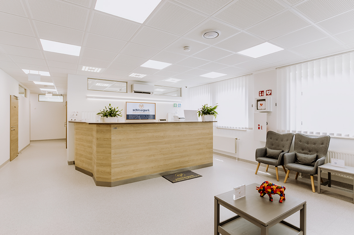 Freundlicher Empfangsbereich in der Praxisgemeinschaft für mentale Gesundheit in der Innenstadt St. Pölten